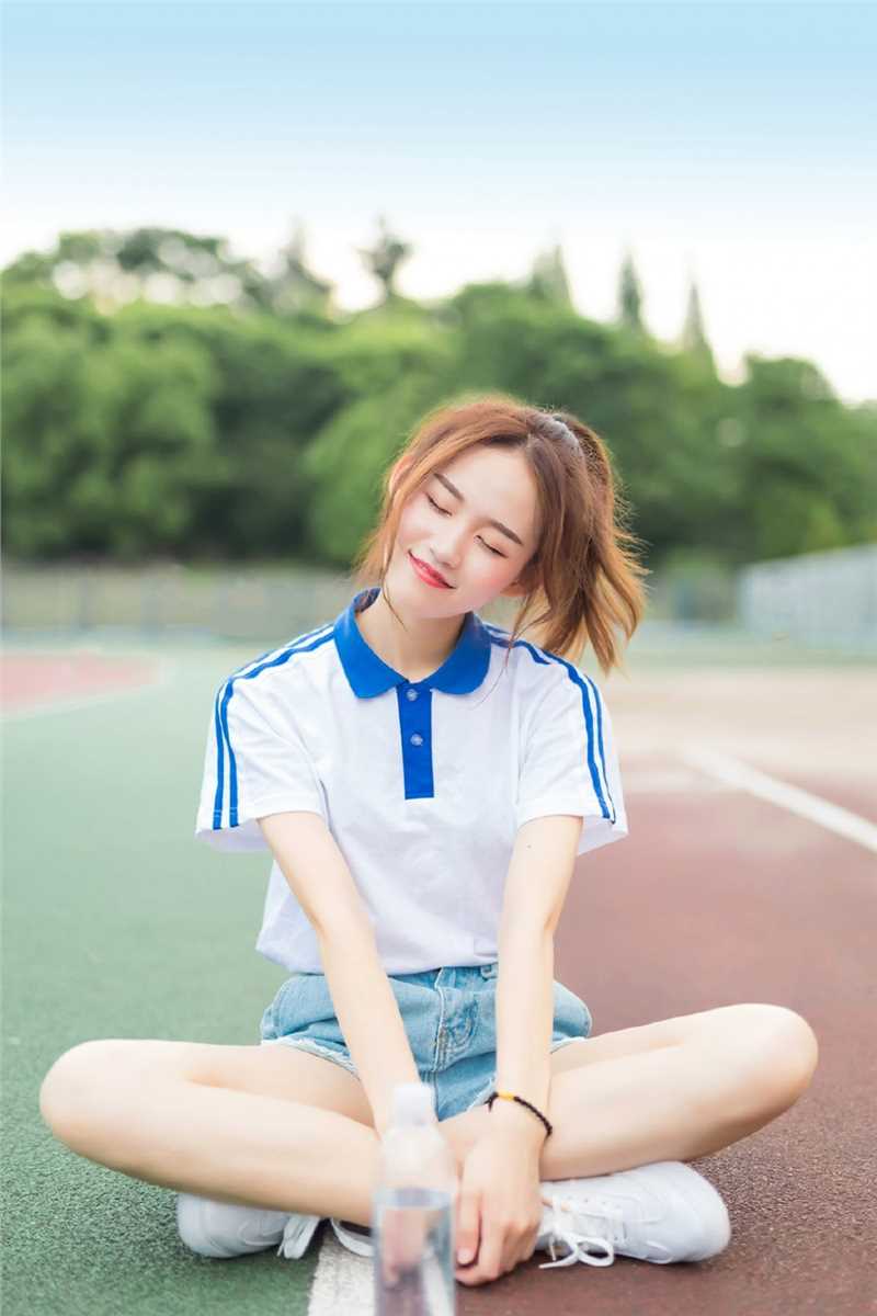 最全校花女神马尾辫操场热裤大长腿清纯养眼壁纸