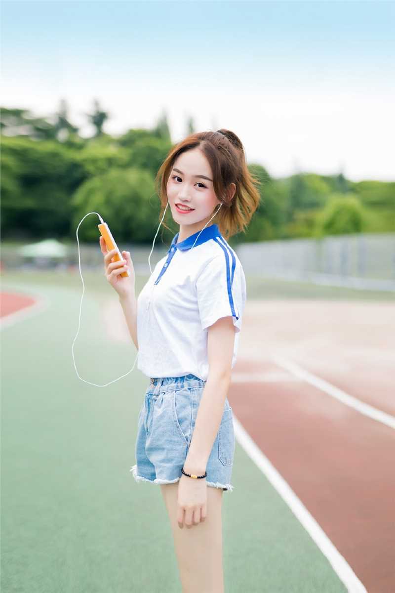 最全校花女神马尾辫操场热裤大长腿清纯养眼壁纸