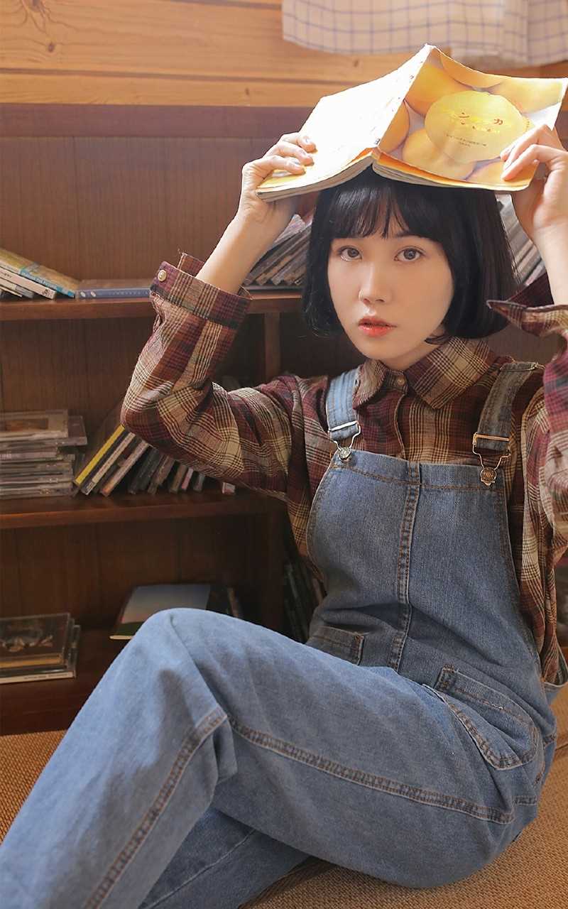 文学少女室内牛仔背带裤清纯