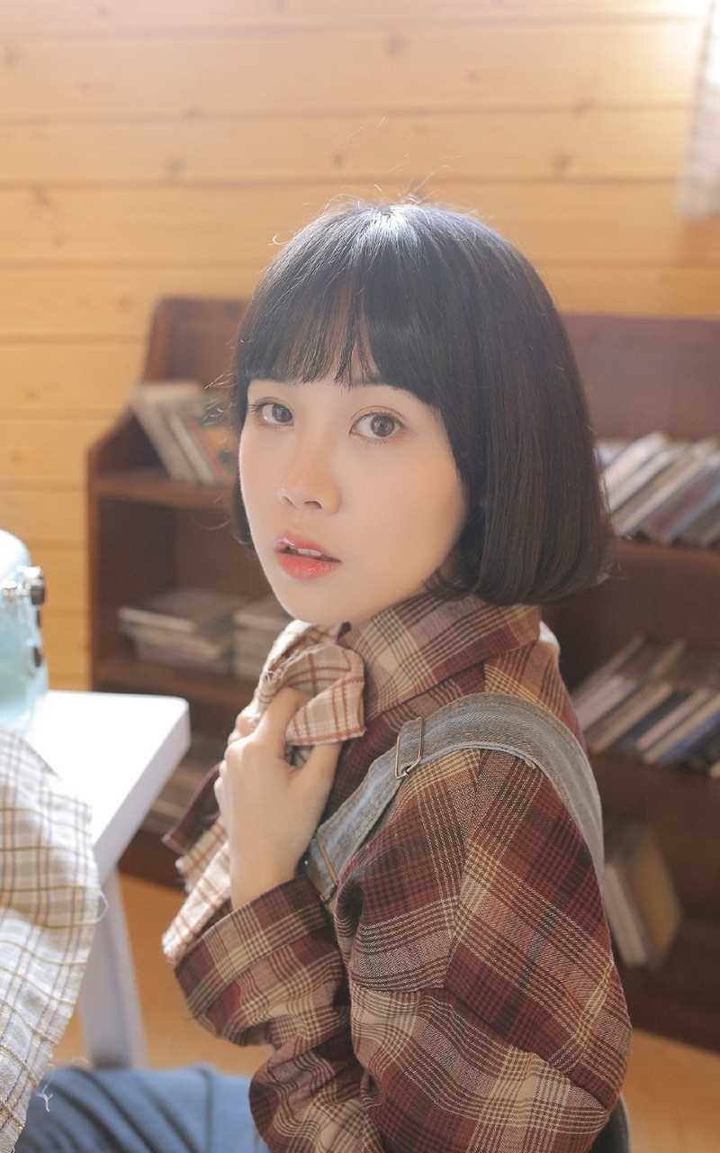 文学少女室内牛仔背带裤清纯