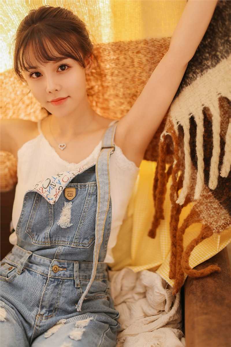 精选清纯宅男女神小黄帽卖萌唯美吸晴图册