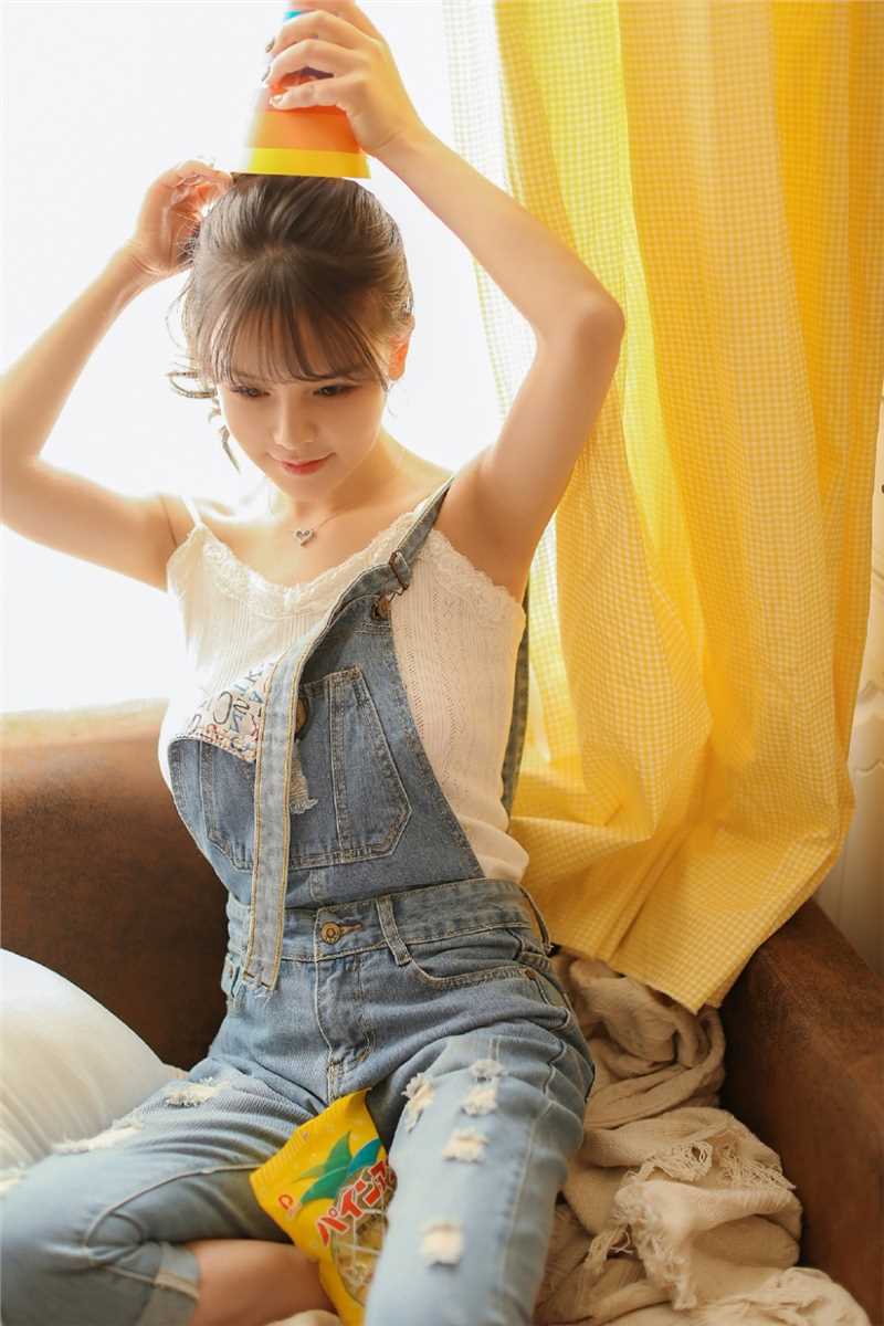 精选清纯宅男女神小黄帽卖萌唯美吸晴图册