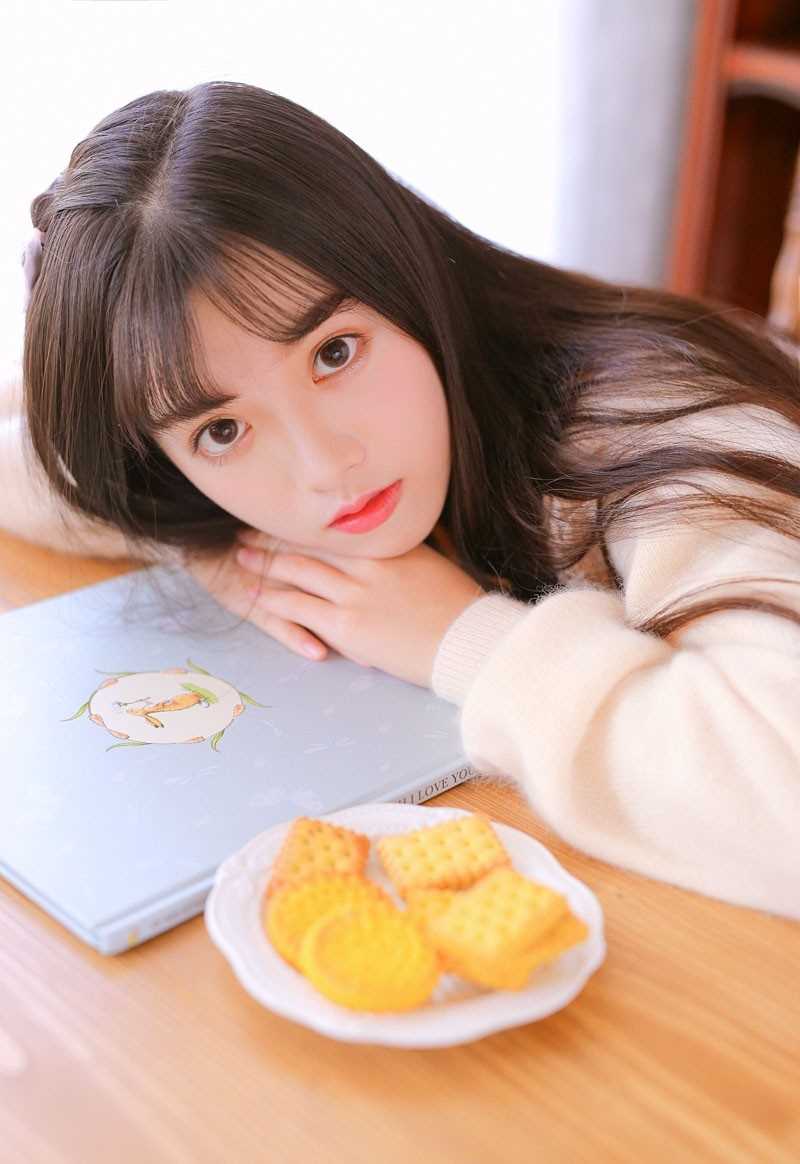 最全空气刘海软萌妹子大眼睛水灵吃小饼干可爱相册