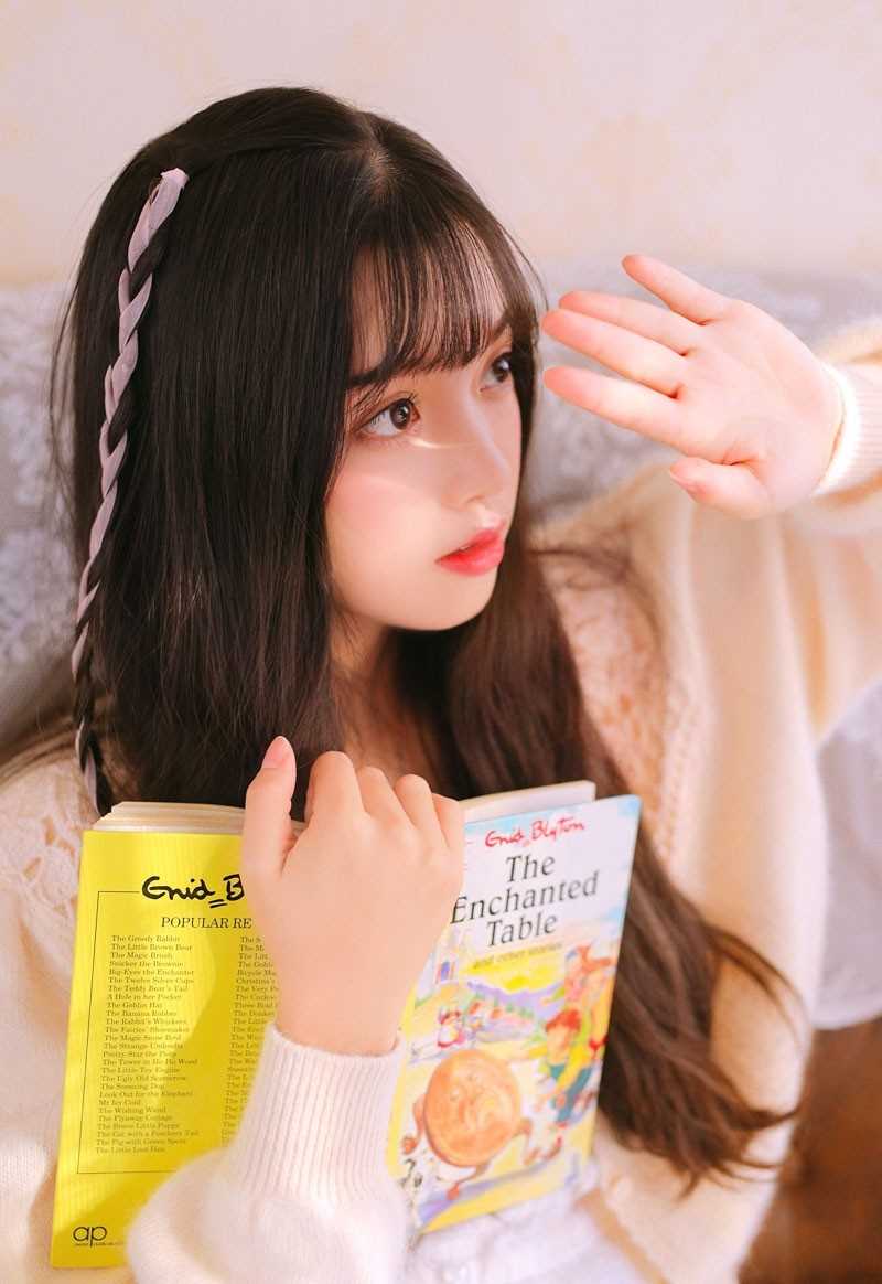 最全空气刘海软萌妹子大眼睛水灵吃小饼干可爱相册