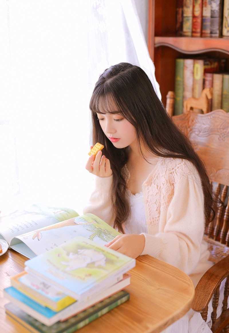 最全空气刘海软萌妹子大眼睛水灵吃小饼干可爱相册