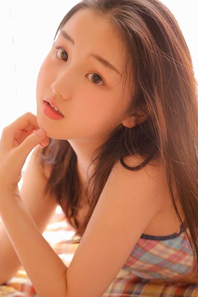 最全清纯美女模特少女身材迷人室内裹胸性感惹火壁纸