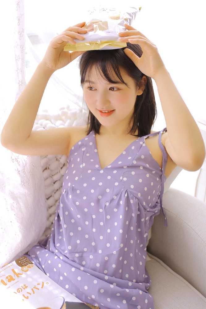 邻家微胖女孩漂亮脸蛋粉嘟嘟可爱清纯性感私房图