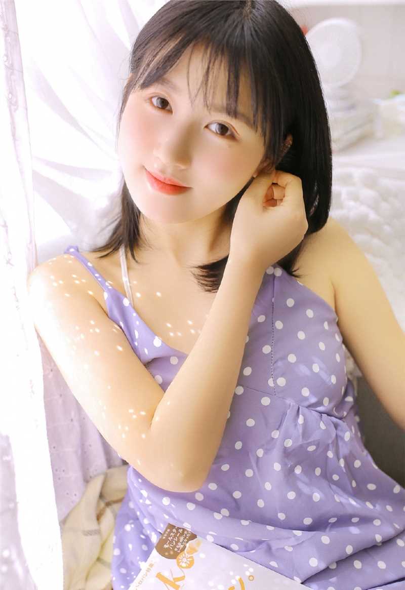 邻家微胖女孩漂亮脸蛋粉嘟嘟可爱清纯性感私房图