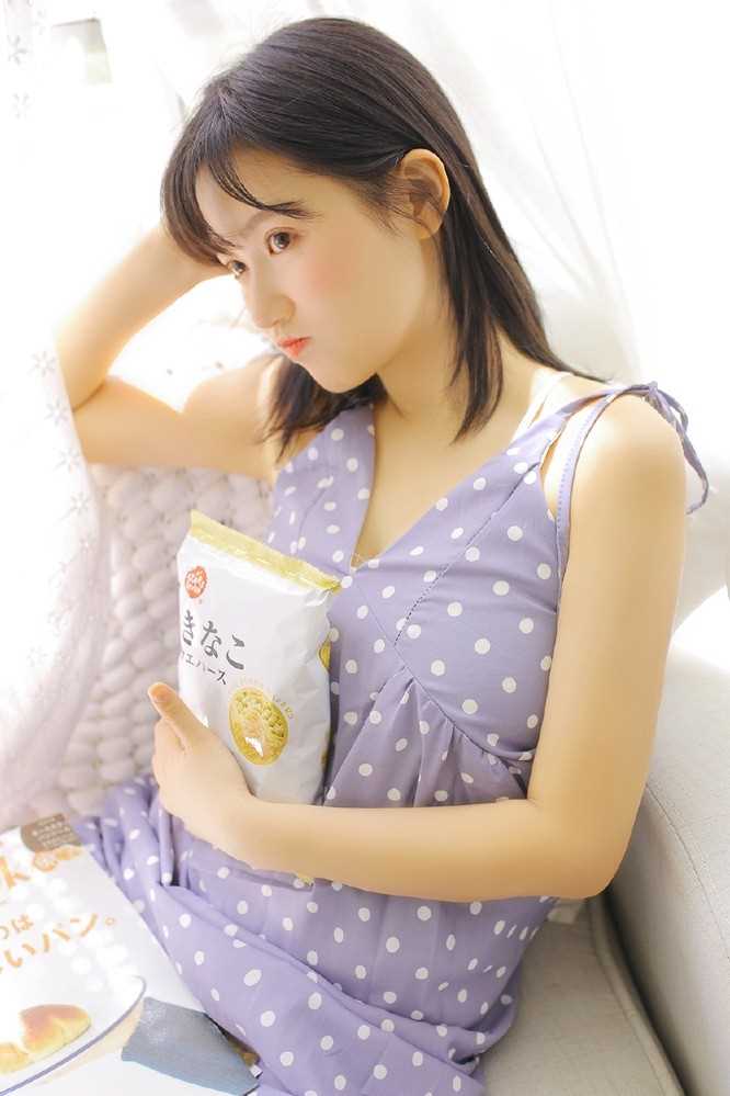 邻家微胖女孩漂亮脸蛋粉嘟嘟可爱清纯性感私房图