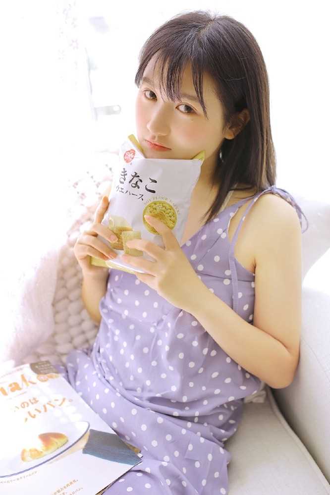 邻家微胖女孩漂亮脸蛋粉嘟嘟可爱清纯性感私房图