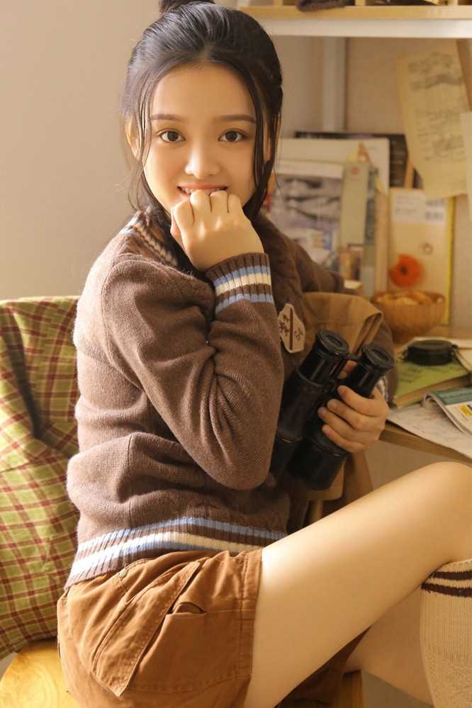 优质清纯美女幸福笑容大胆性感居家吊带养眼生活相册