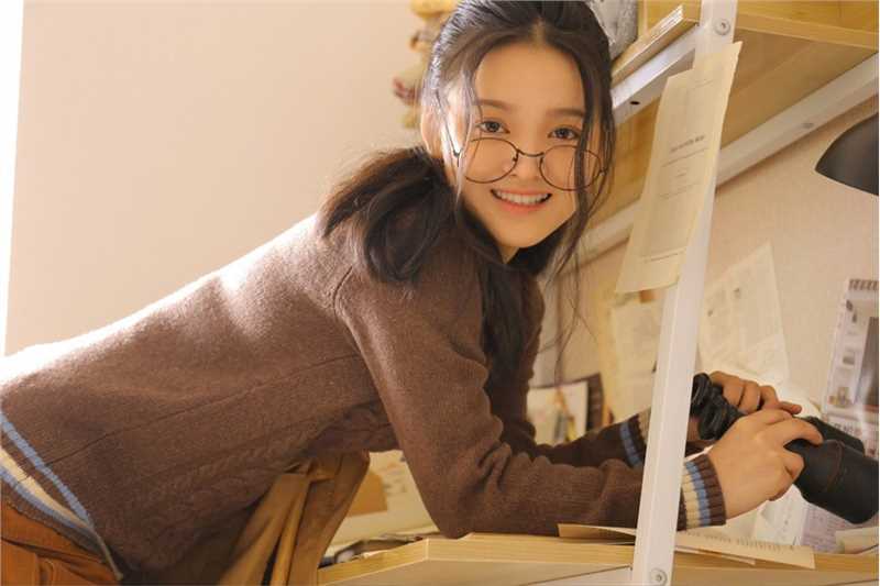 优质清纯美女幸福笑容大胆性感居家吊带养眼生活相册