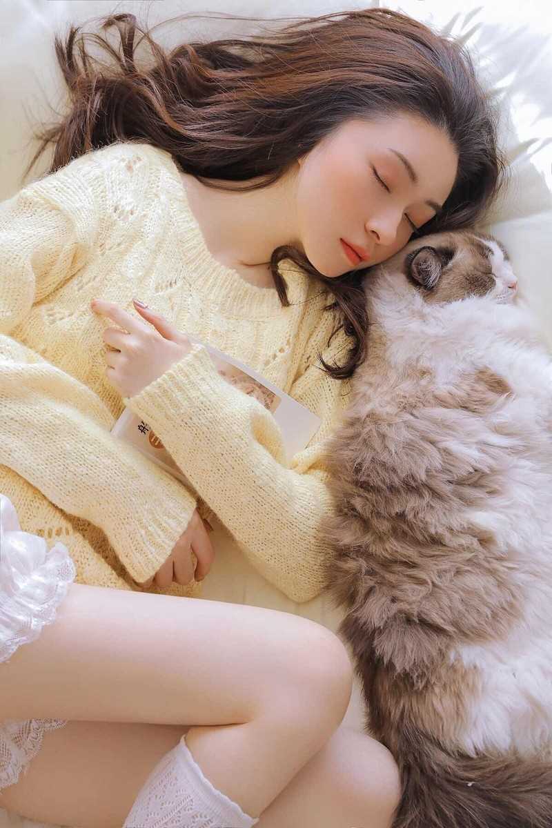 最新娇艳清纯大长腿少女白色居家性感诱人袜子壁纸