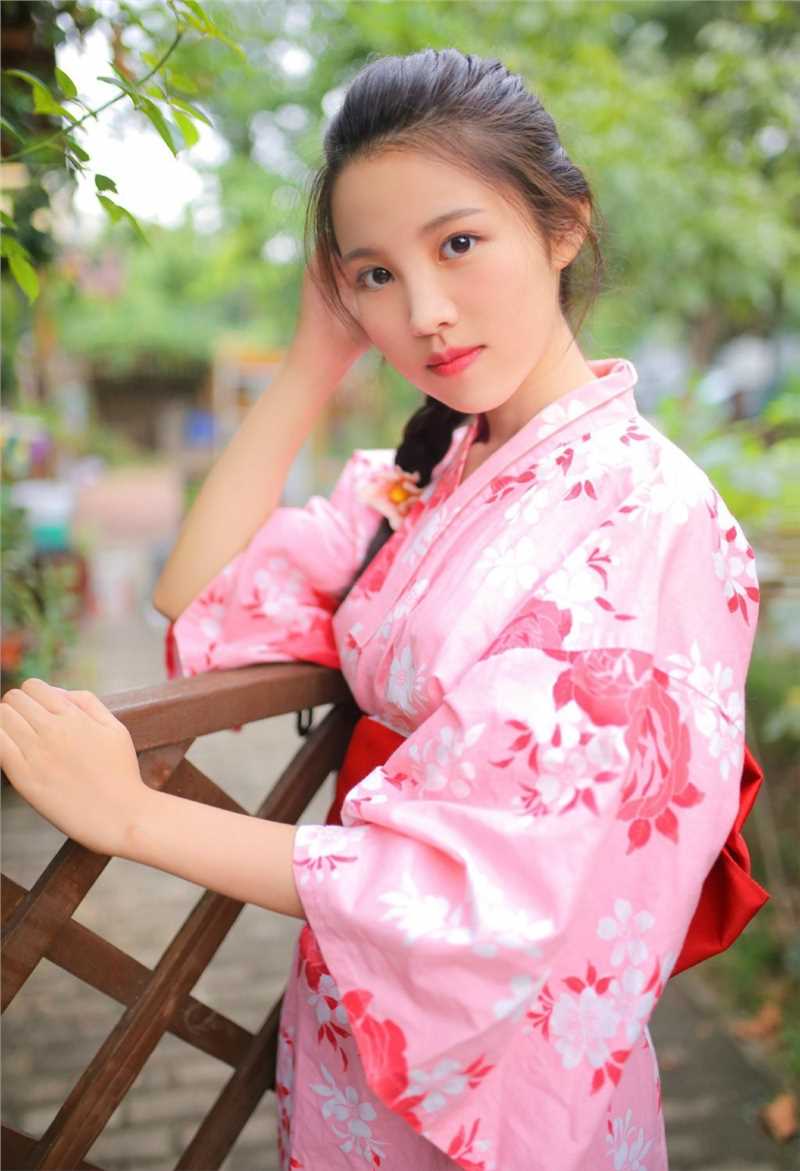 最新台湾清纯清纯甜美俏皮私房诱惑美女图集