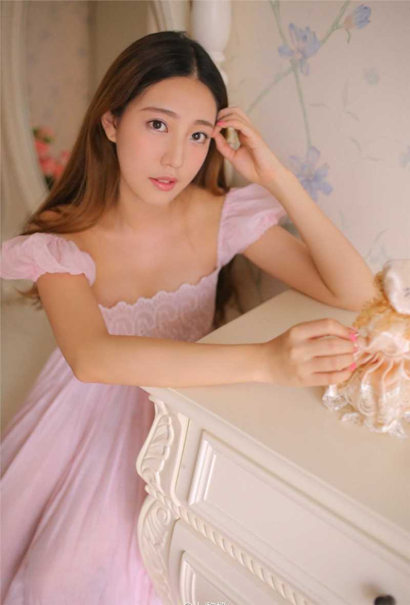 最新台湾清纯清纯甜美俏皮私房诱惑美女图集