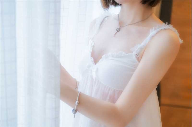 短发小妹清新秀丽大胆私房性感清纯惹火