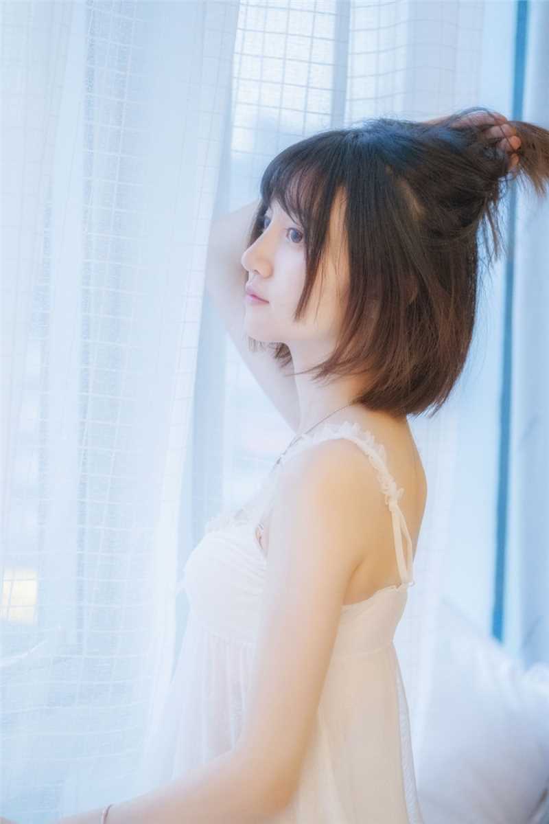 短发小妹清新秀丽大胆私房性感清纯惹火