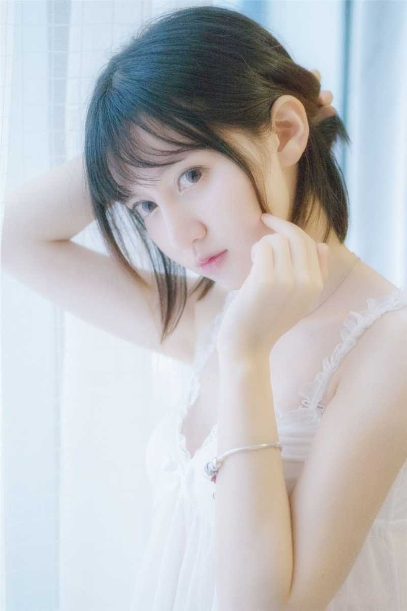 短发小妹清新秀丽大胆私房性感清纯惹火