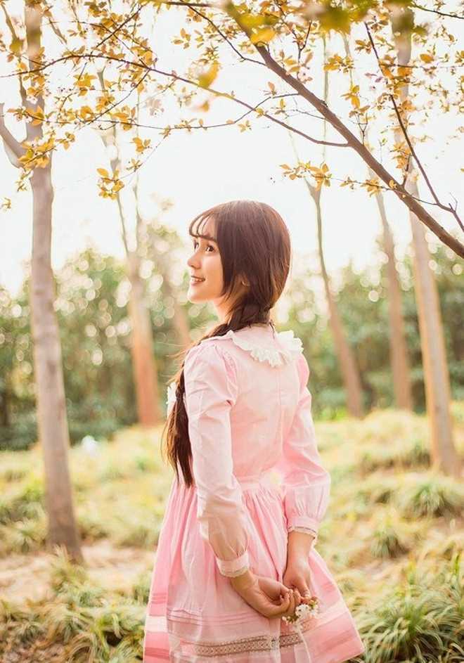 最全樱花树林下娇羞清纯少女可爱辫唯美户外相册