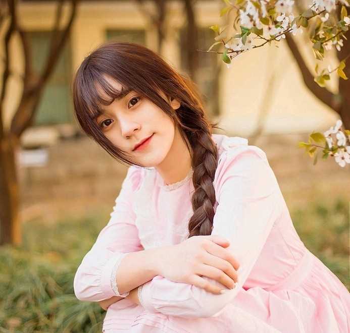 最全樱花树林下娇羞清纯少女可爱辫唯美户外相册
