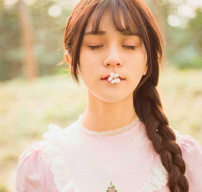 最全樱花树林下娇羞清纯少女可爱辫唯美户外相册