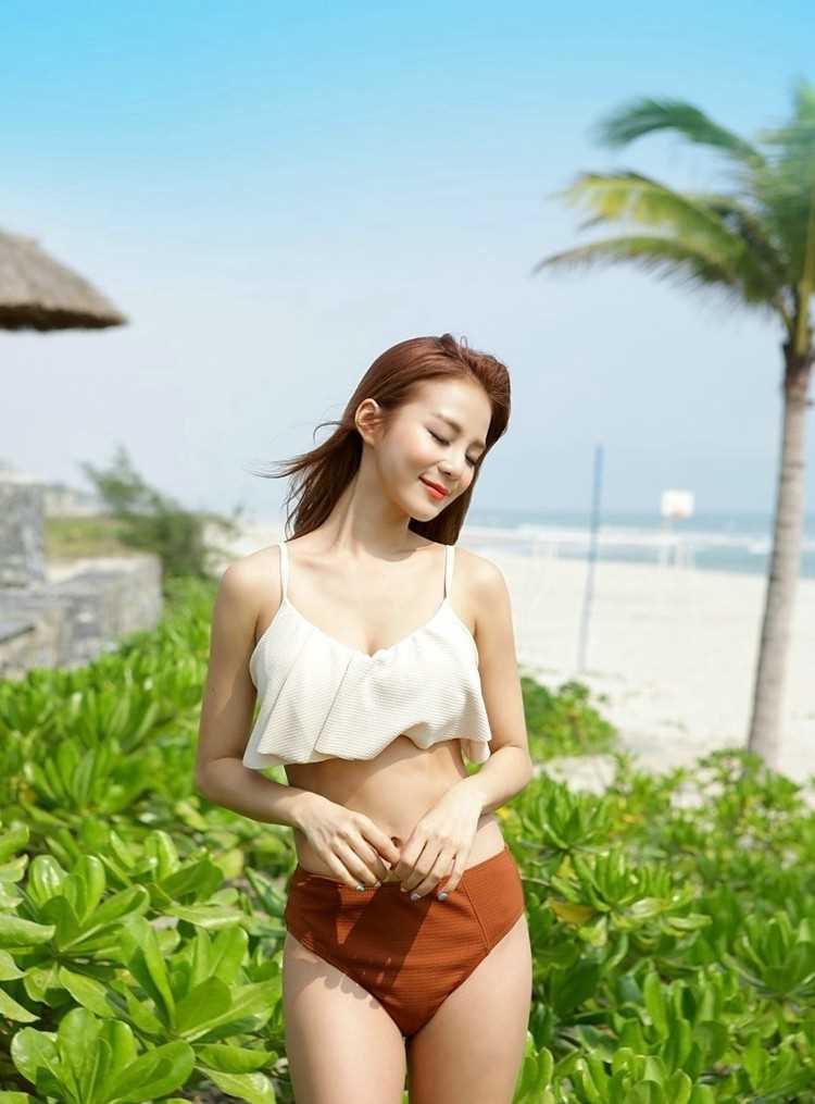 特别专辑婀娜美女酥胸大长腿海边清纯养眼大胆图片