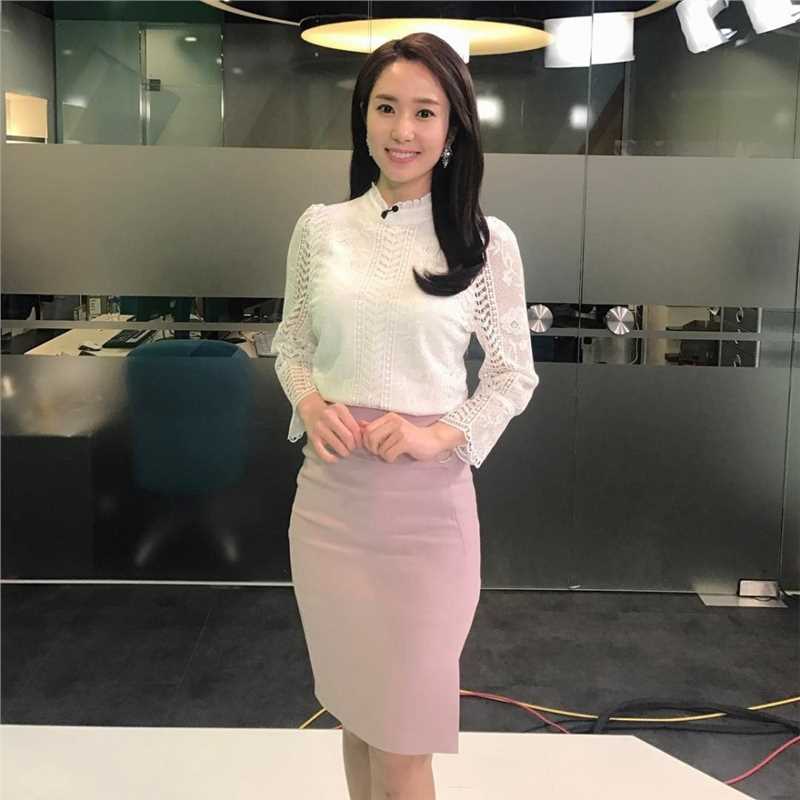 特别专辑美女播报员郑珠姬清纯生活照高雅迷人图片