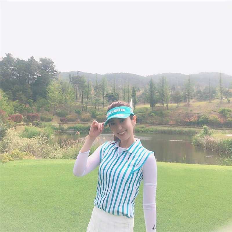 特别专辑美女播报员郑珠姬清纯生活照高雅迷人图片