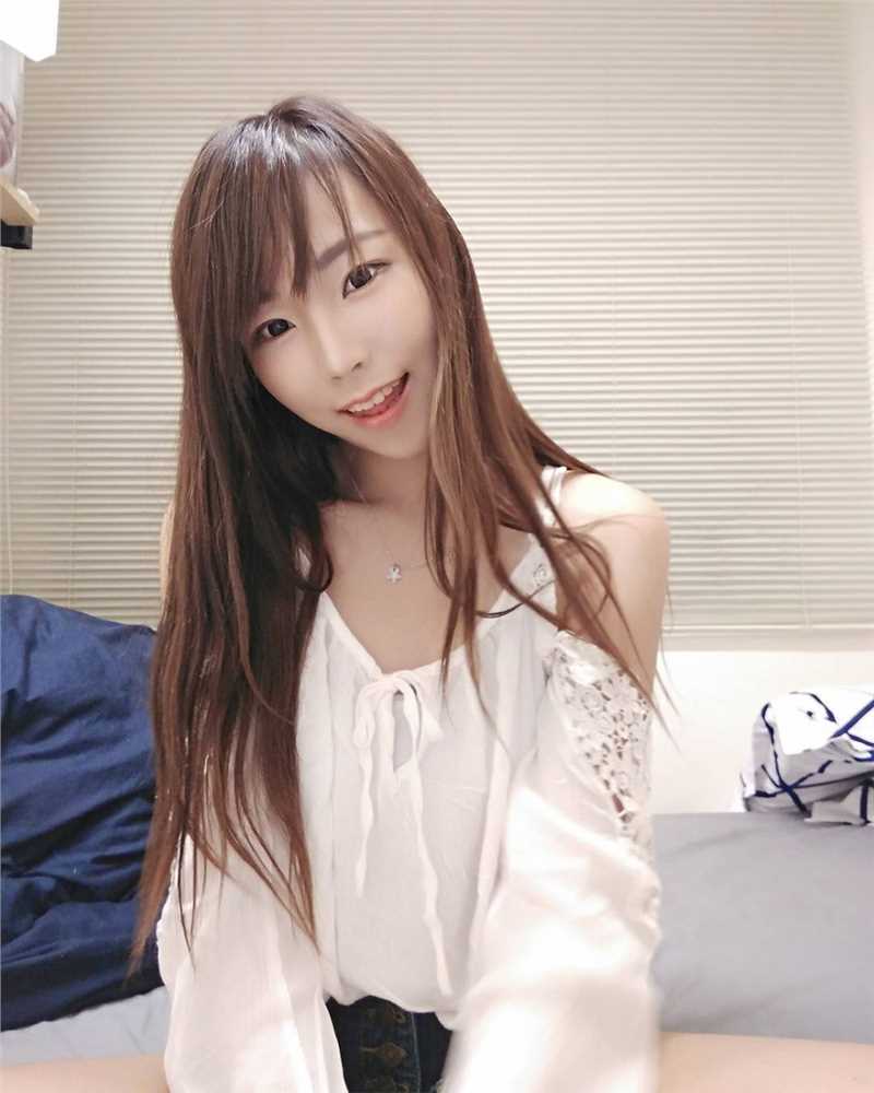 最新香港美女苏宜生活照清纯迷人壁纸