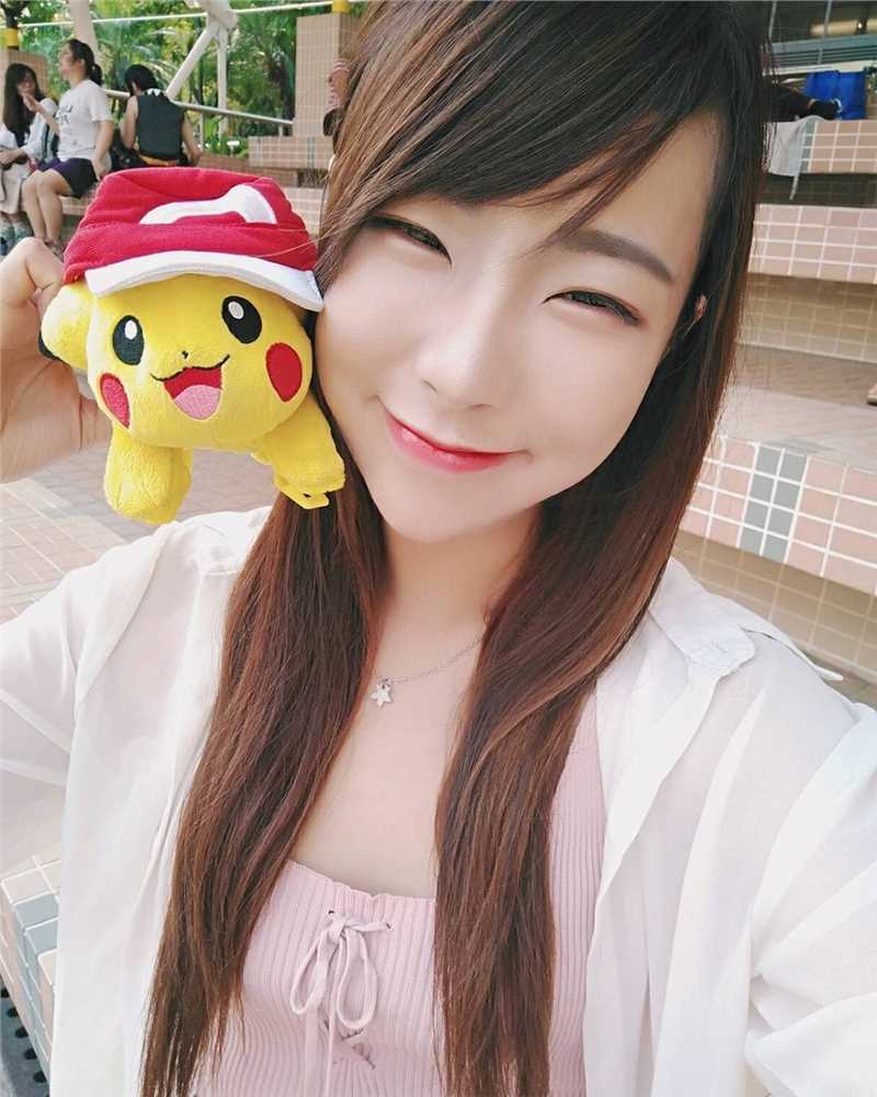 最新香港美女苏宜生活照清纯迷人壁纸