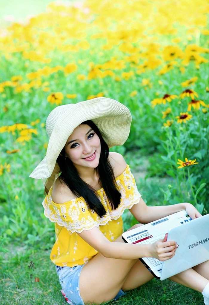 最全清纯美女户外笑容迷人相册