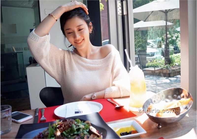 最新韩国美女Sojin生活清纯气质迷人壁纸