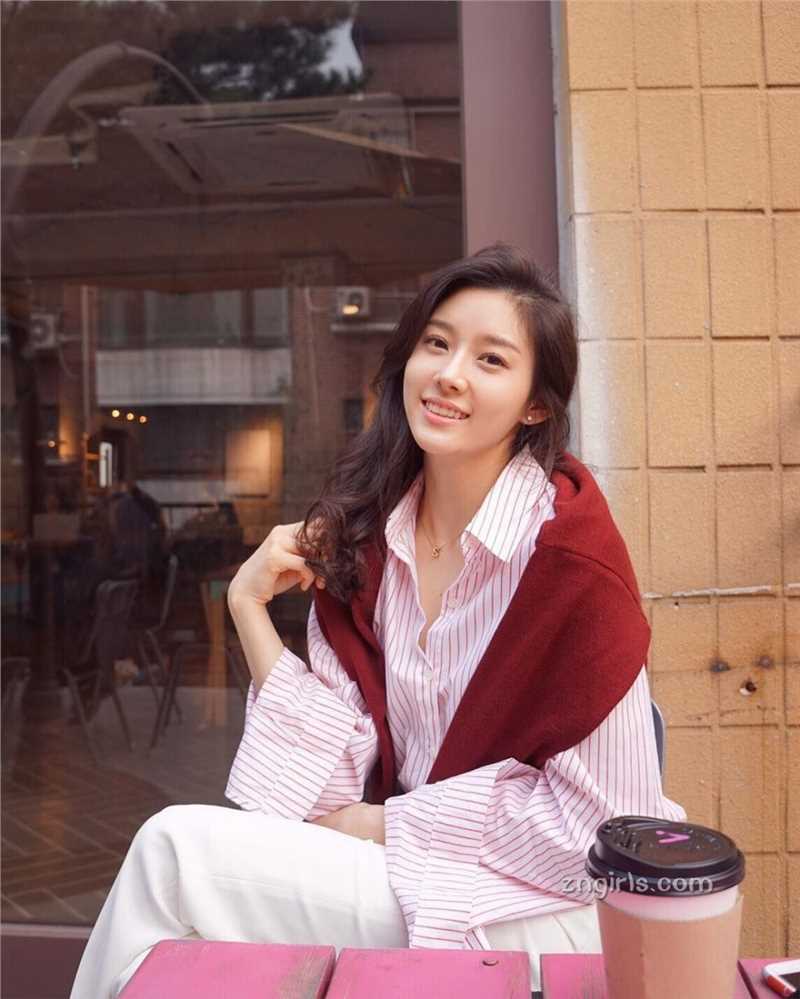 最新韩国美女Sojin生活清纯气质迷人壁纸