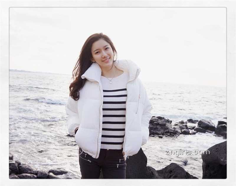 最新韩国美女Sojin生活清纯气质迷人壁纸