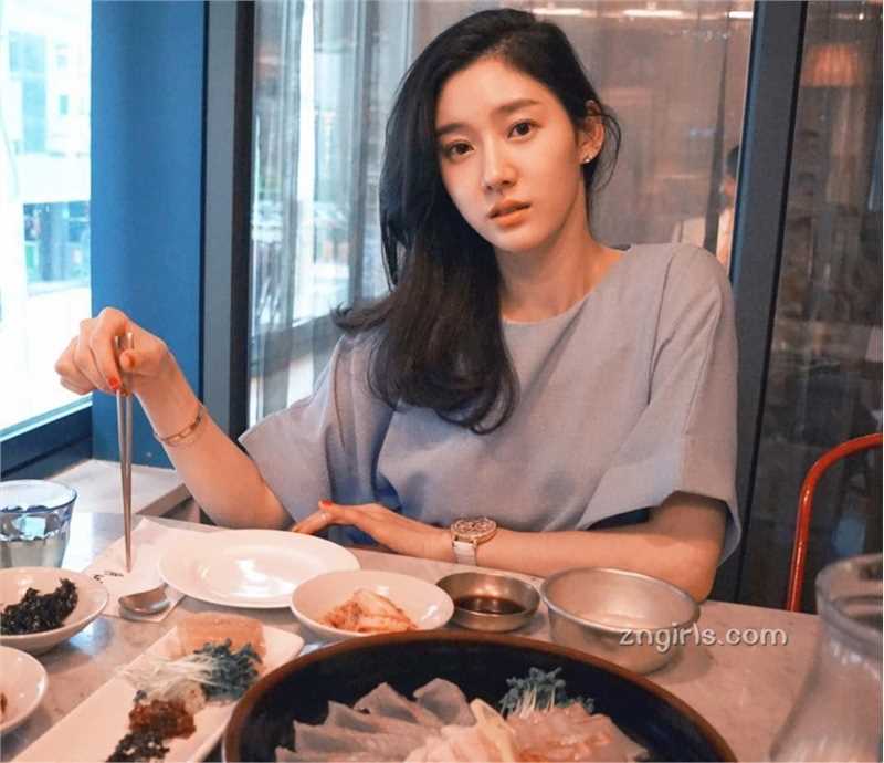 最新韩国美女Sojin生活清纯气质迷人壁纸