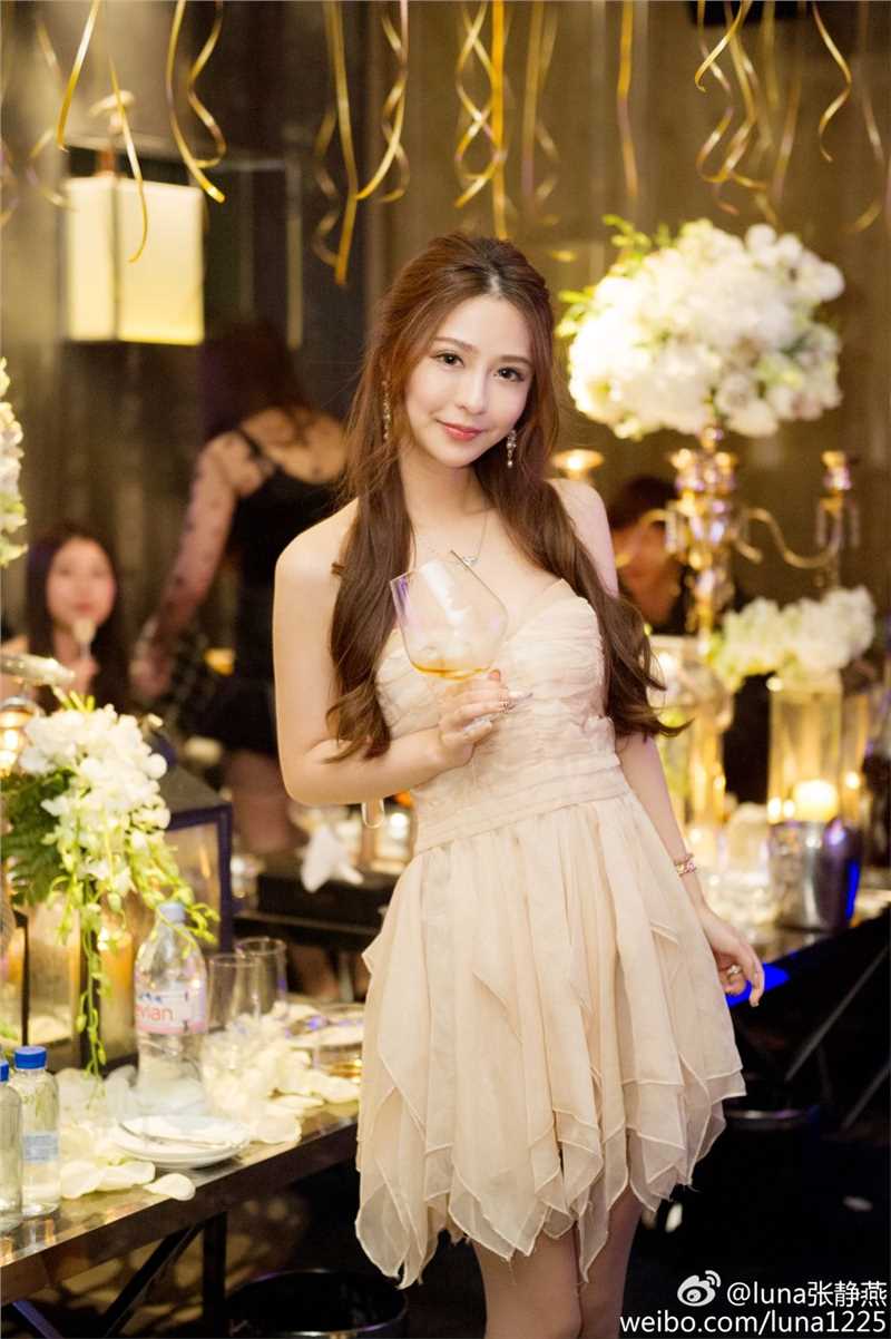 特别专辑甜美女孩张静燕微博私房清纯动人图片