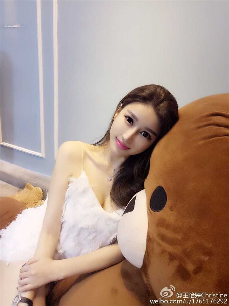 最新清纯美女王怡婷微博街拍图集