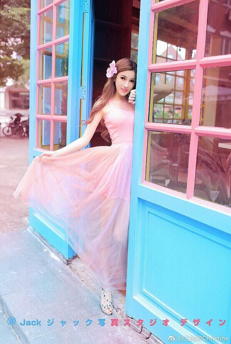 最新清纯美女王怡婷微博街拍图集