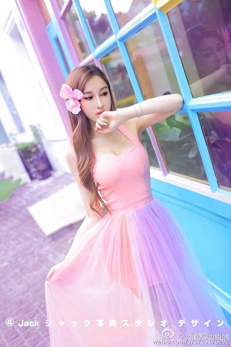 最新清纯美女王怡婷微博街拍图集