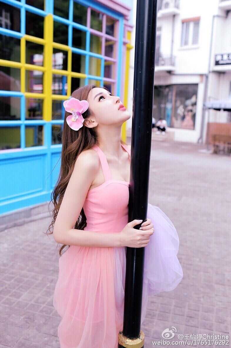 最新清纯美女王怡婷微博街拍图集