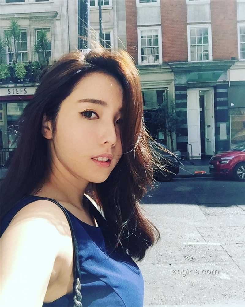 美女主播朱琦郁私房照清纯迷人