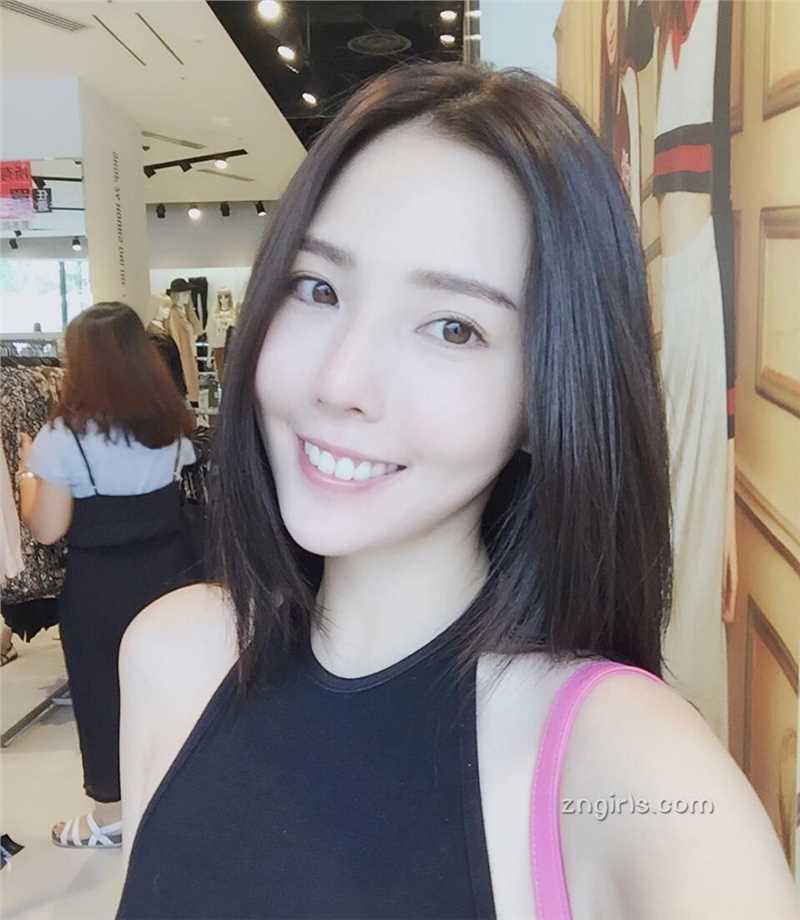 美女主播朱琦郁私房照清纯迷人