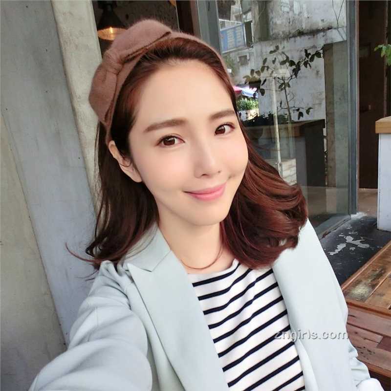 美女主播朱琦郁私房照清纯迷人