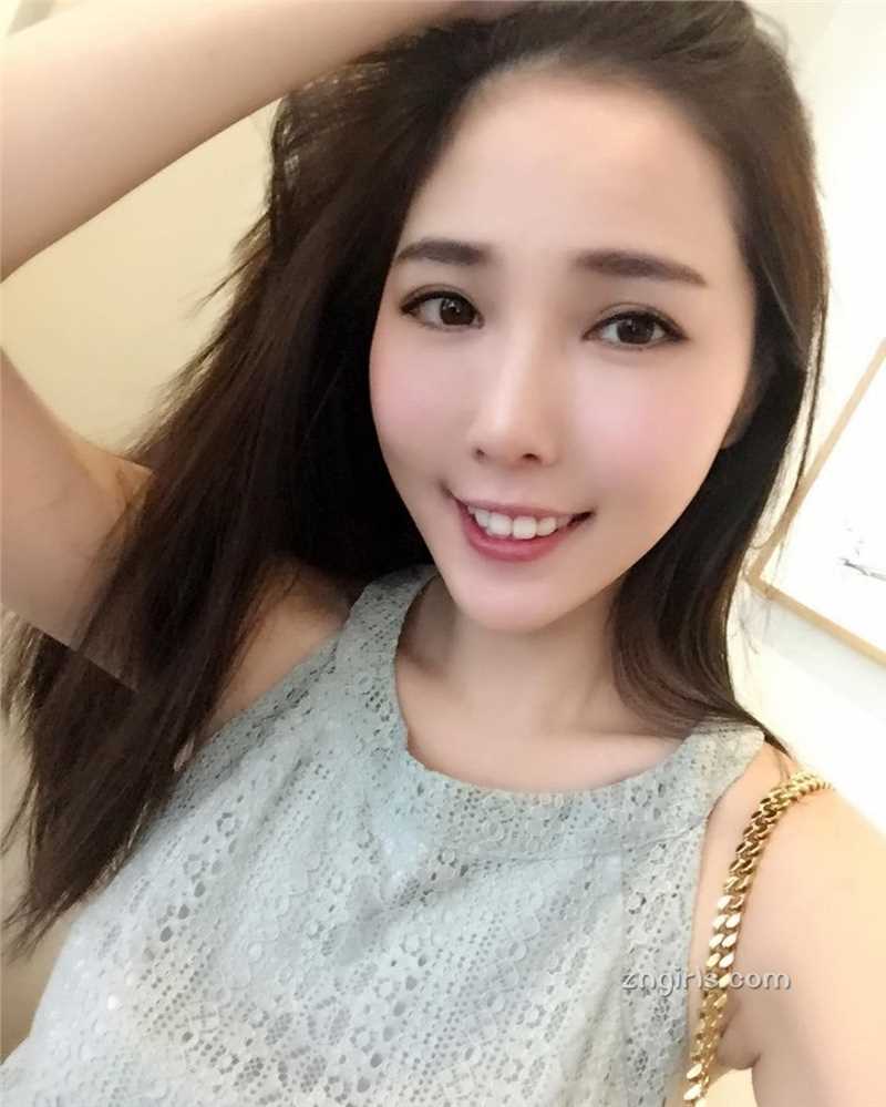 美女主播朱琦郁私房照清纯迷人