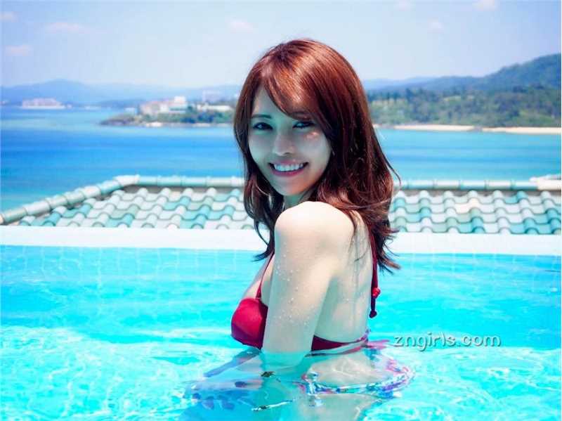 优质美女博主CHANNEL清纯私房照图片