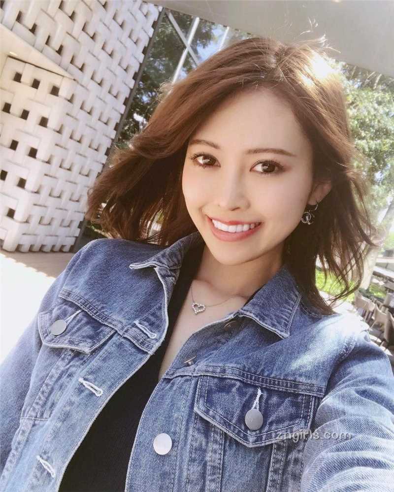 优质美女博主CHANNEL清纯私房照图片