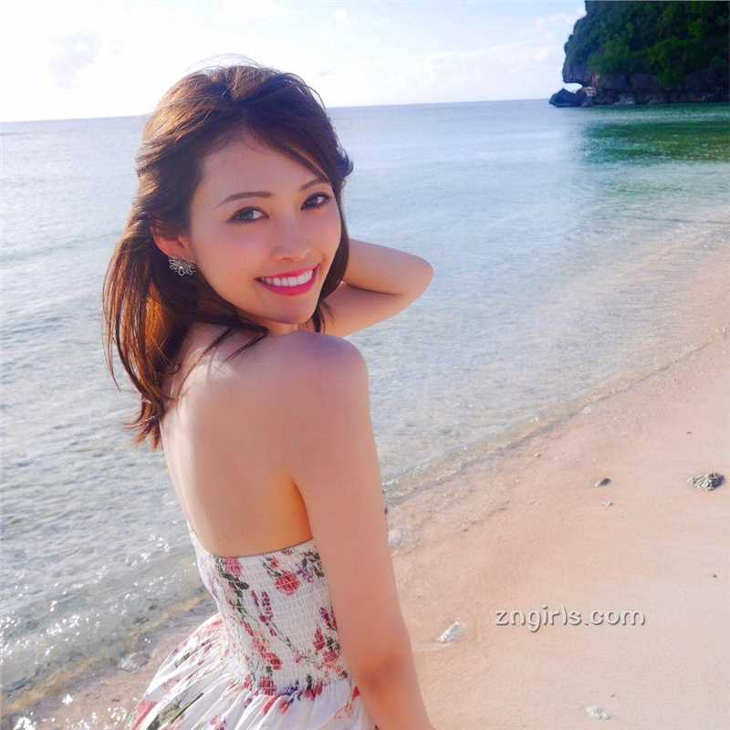 优质美女博主CHANNEL清纯私房照图片