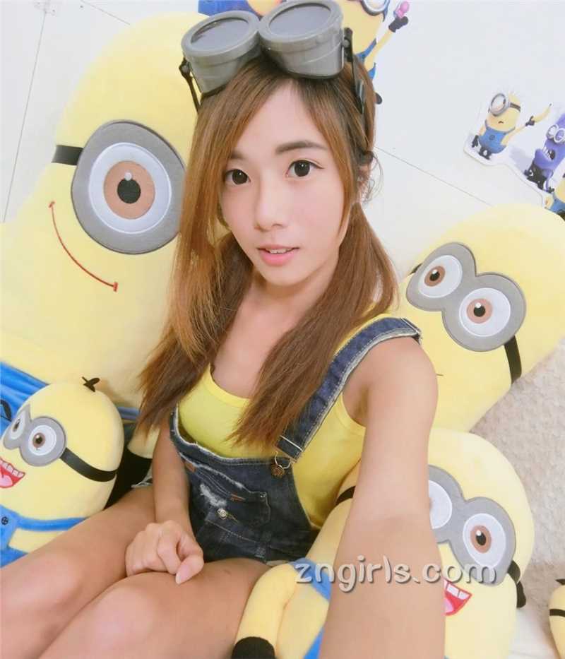 高清美女校花方唯真生活照清纯迷人图册