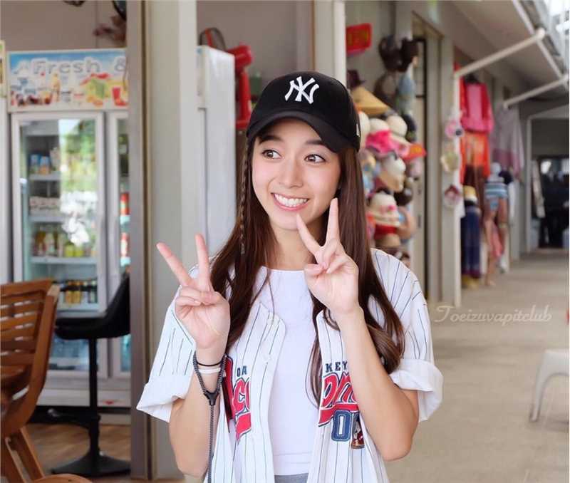 高清泰国美女模特Baitoei,Zuvapit清纯笑容迷人图集