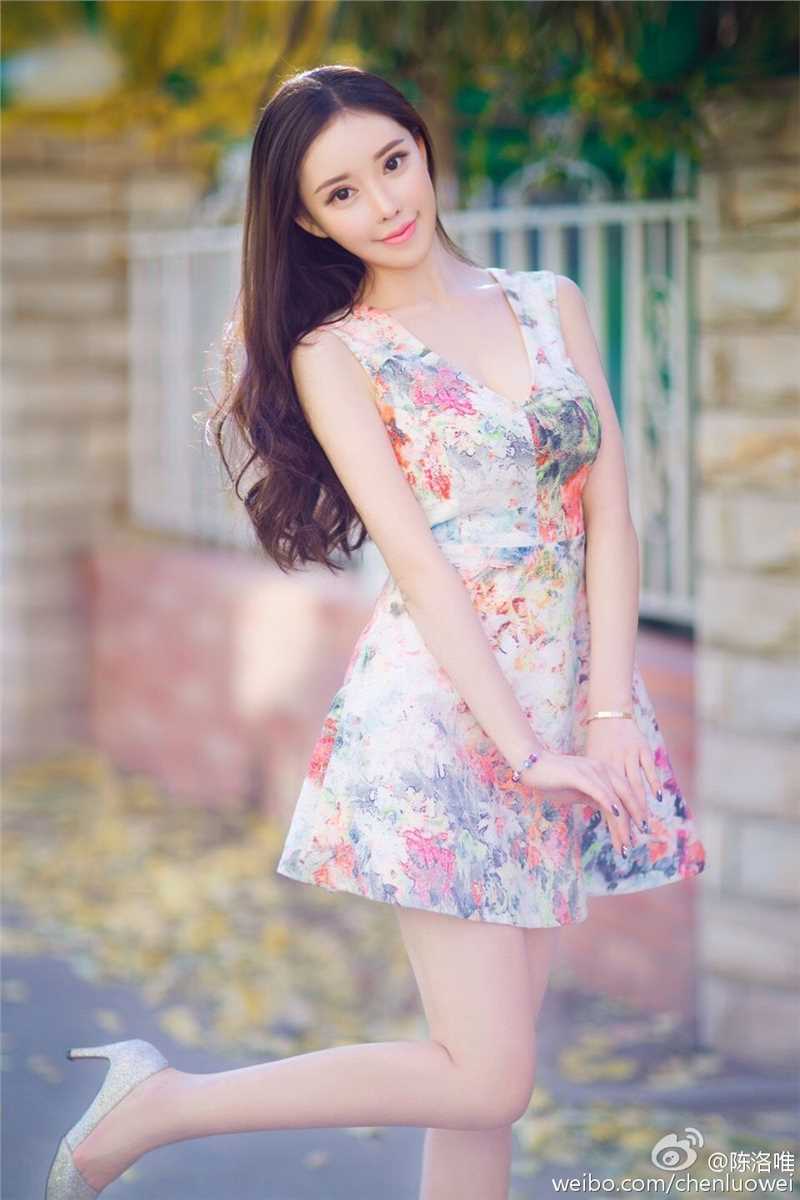 特别专辑长发清纯美女陈洛唯微博养眼美照图片图片